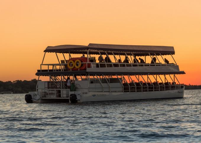 Rejs o zachodzie słońca po rzece Zambezi